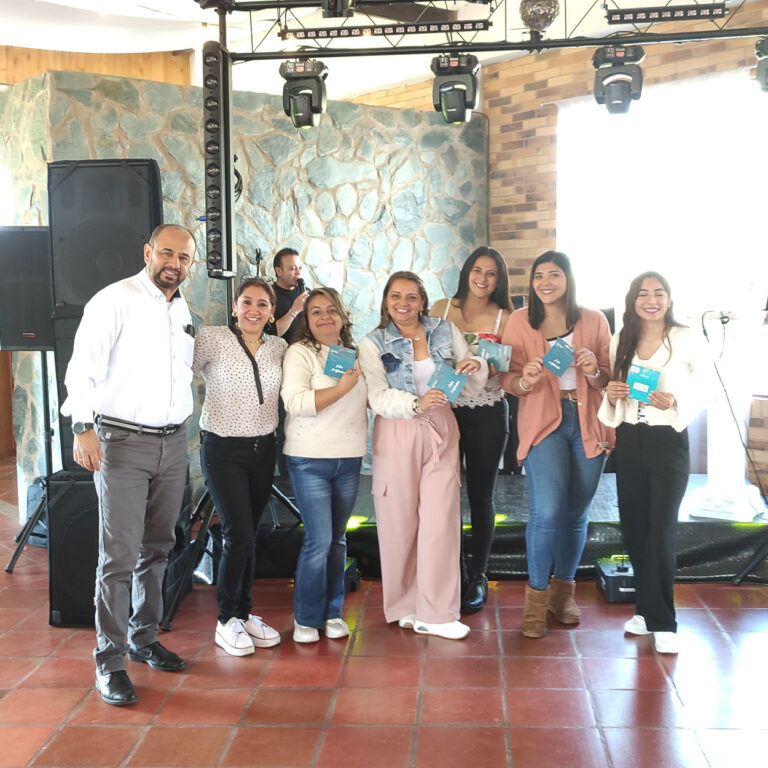 Trabaja Con Nosotros-02